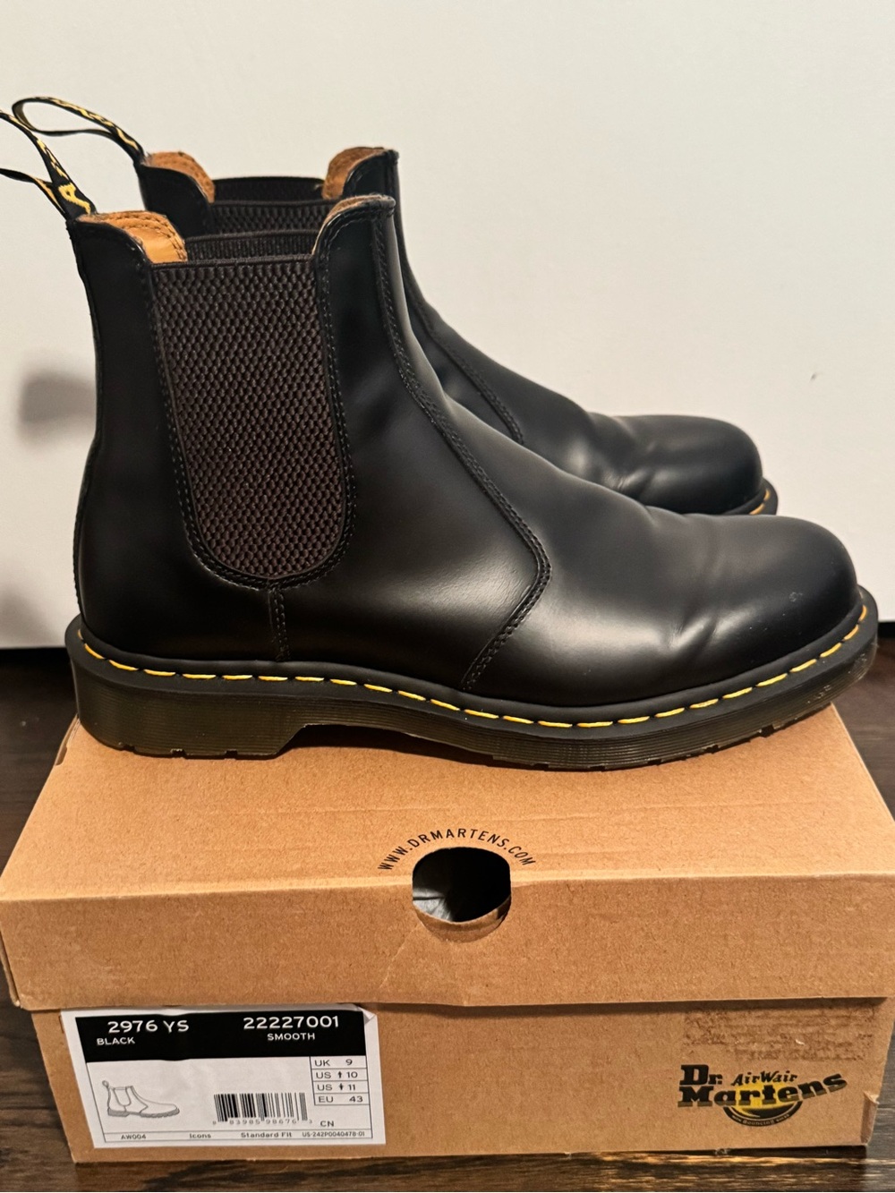 Dr. Martens 2976 YS Smooth Leather Chelsea Boots Black M10 W11